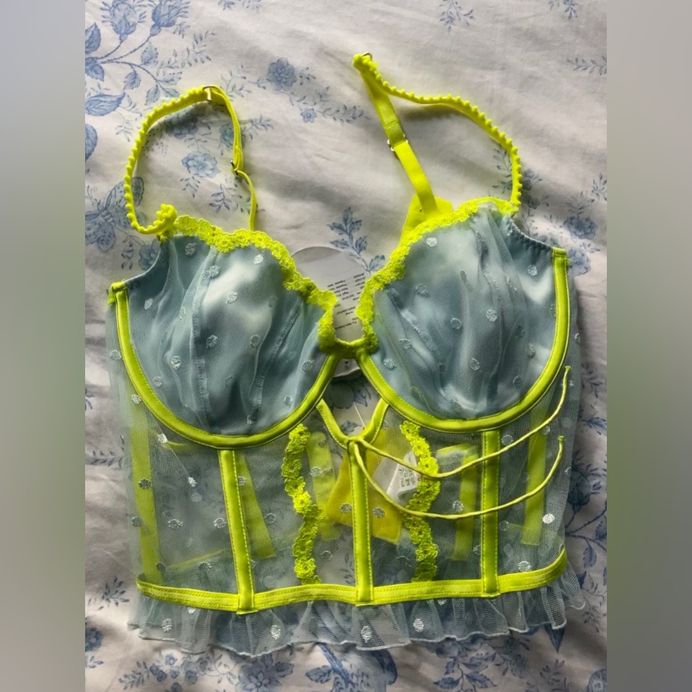 For love and lemon bustier